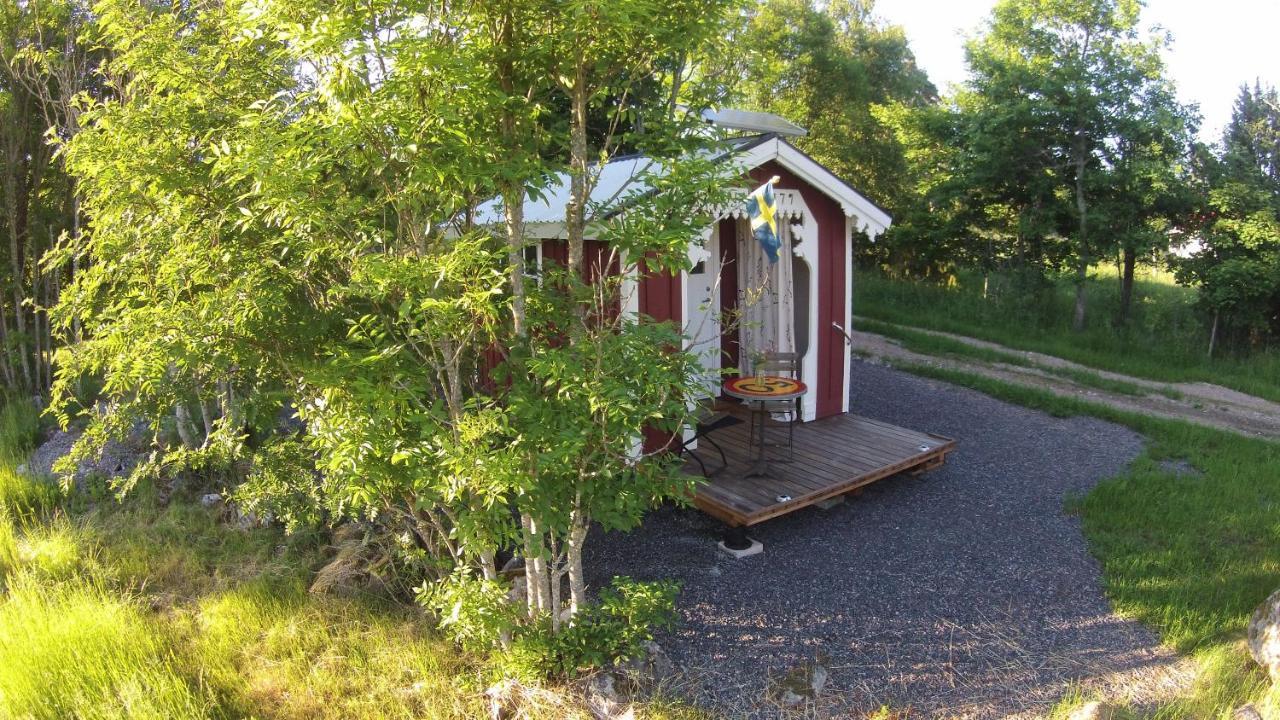 Liten Enklare Klimatsmart Stuga I Roslagen Östhammar エクステリア 写真