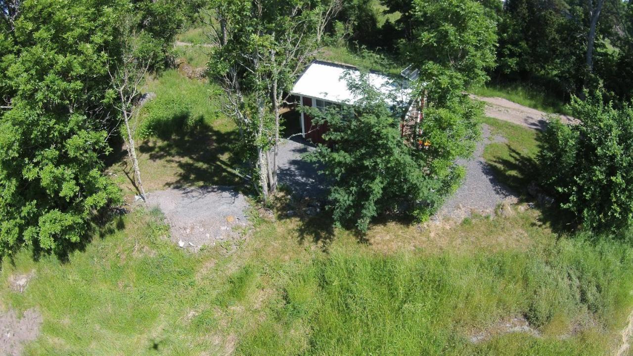 Liten Enklare Klimatsmart Stuga I Roslagen Östhammar エクステリア 写真