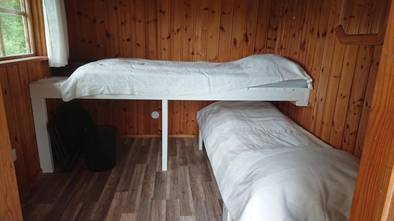 Liten Enklare Klimatsmart Stuga I Roslagen Östhammar エクステリア 写真