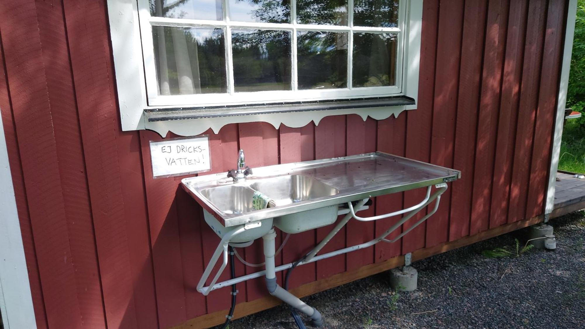 Liten Enklare Klimatsmart Stuga I Roslagen Östhammar 部屋 写真